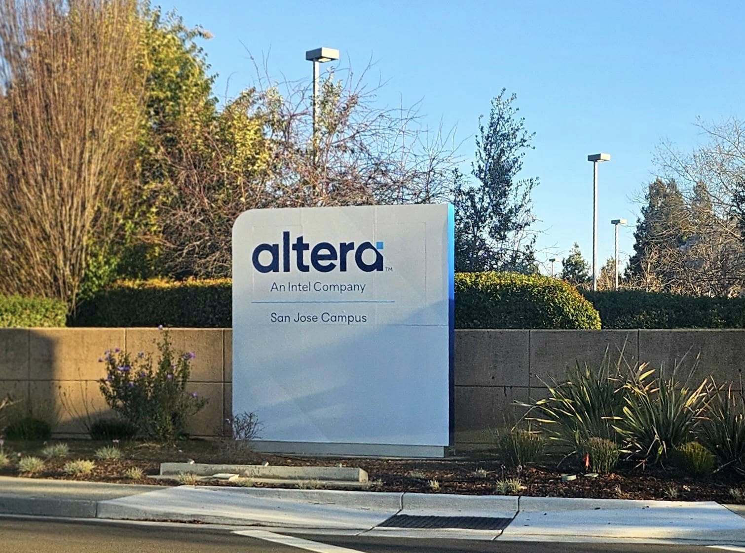 인텔에서 다시 분리되는 Altera